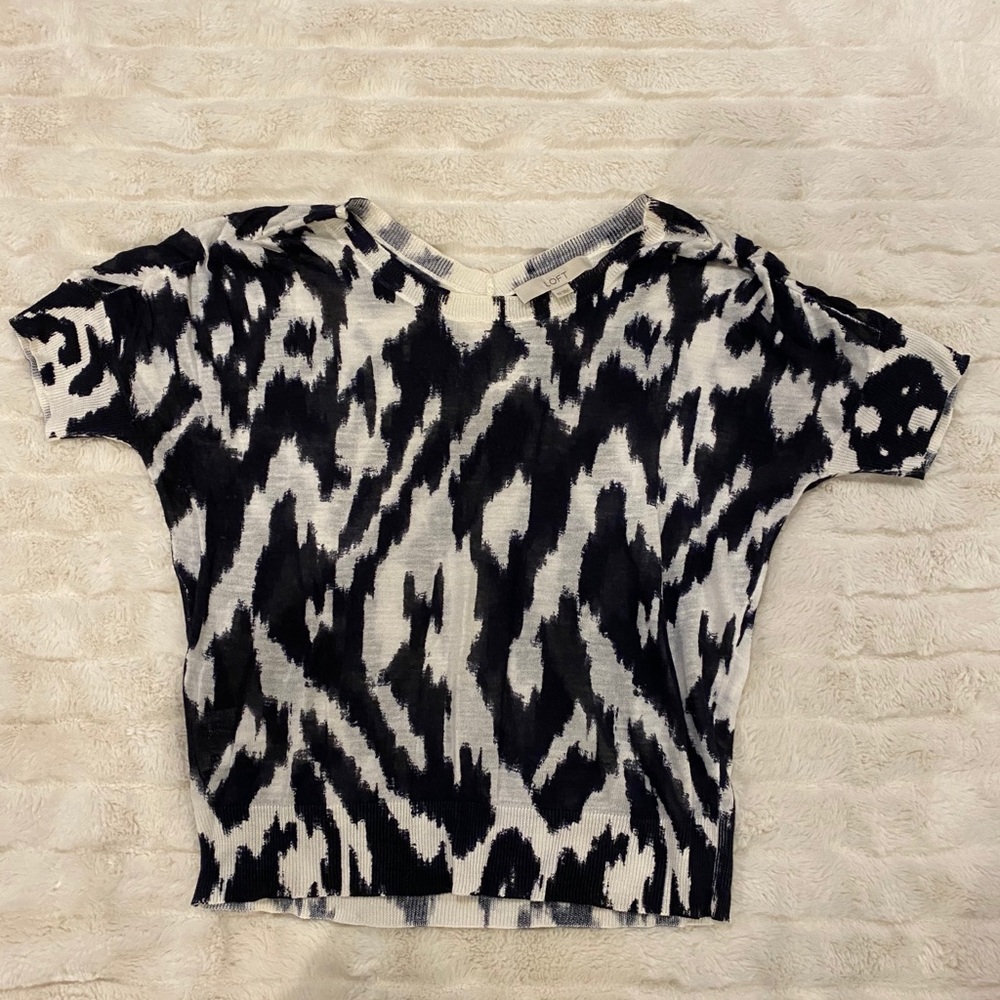 Loft dr blue and white thin sweater. XS